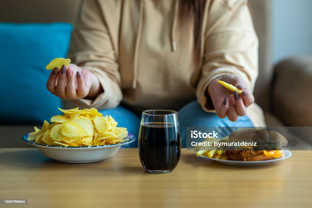 Read more about the article Foods to Avoid If You Have Dandruff